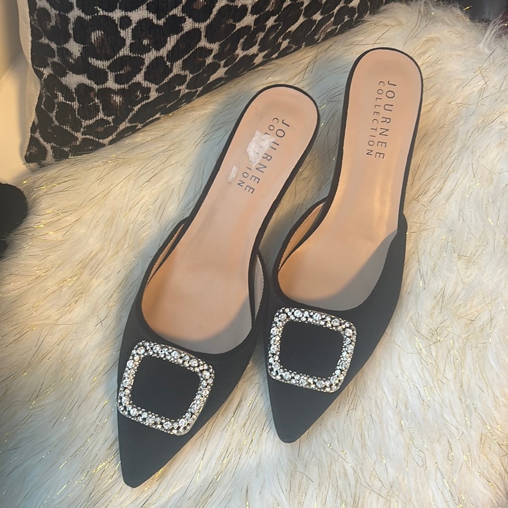 Women's Rishie Ornamented Kitten Heel Velvet Slip On Pumps